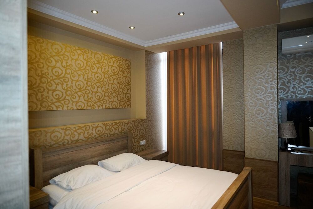 Кутаиси: Hotel Monopoli