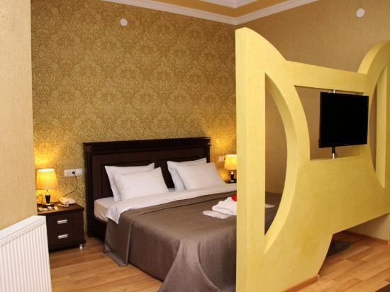 Кутаиси: Hotel Monopoli