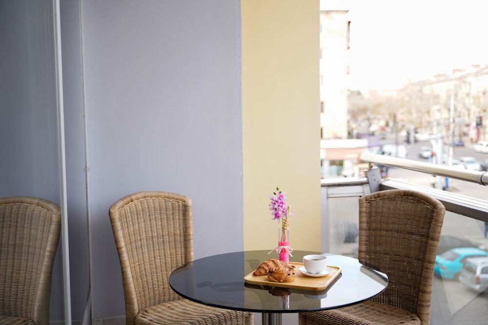 Кутаиси: Hotel Monopoli