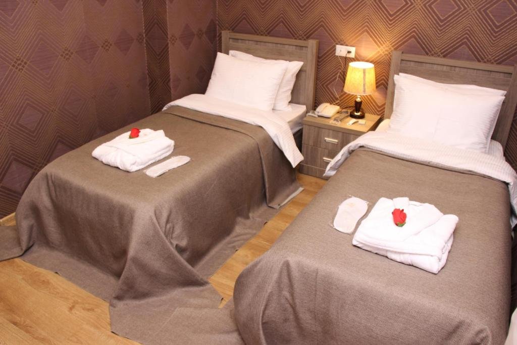 Кутаиси: Hotel Monopoli