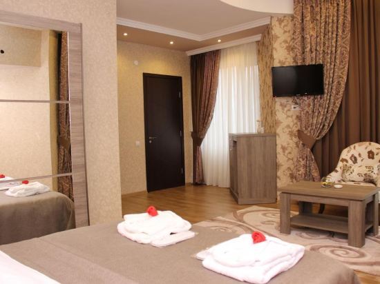 Кутаиси: Hotel Monopoli