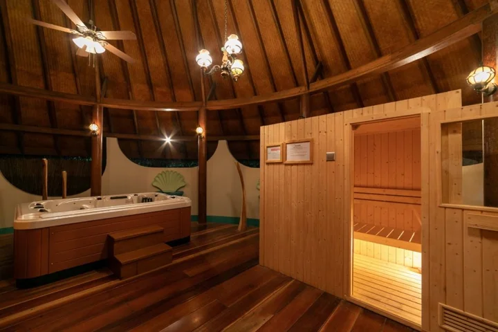Остров Фихалхохи: Fihalhohi Maldives