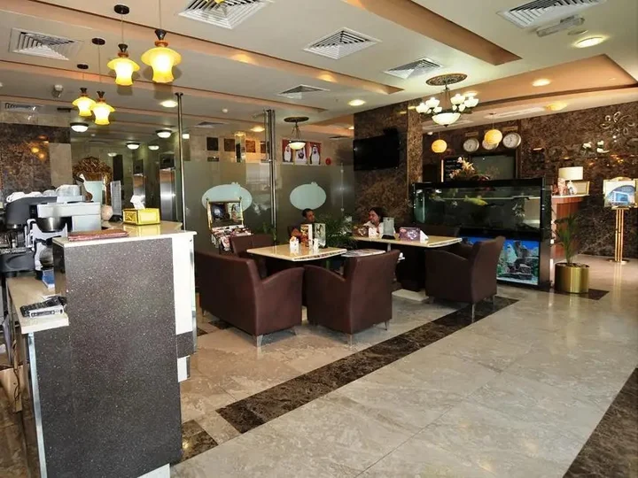 Абу-Даби: Royal Suite Hotel Apartments