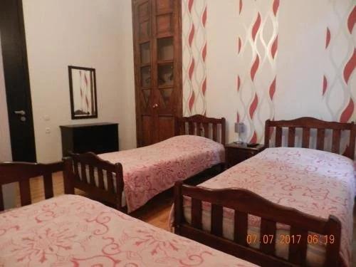 Тбилиси: Room 404 Guest House