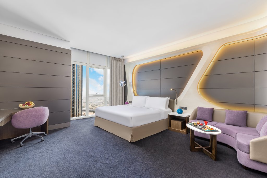 Дубай: Отель V Hotel Dubai Curio Collection by Hilton