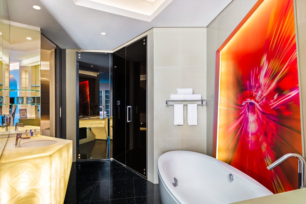Дубай: Отель V Hotel Dubai Curio Collection by Hilton