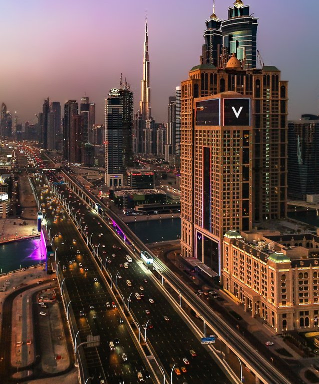 Дубай: Отель V Hotel Dubai Curio Collection by Hilton