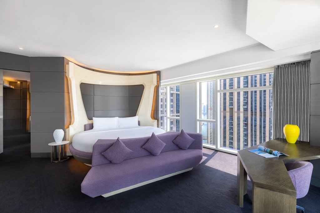 Дубай: Отель V Hotel Dubai Curio Collection by Hilton