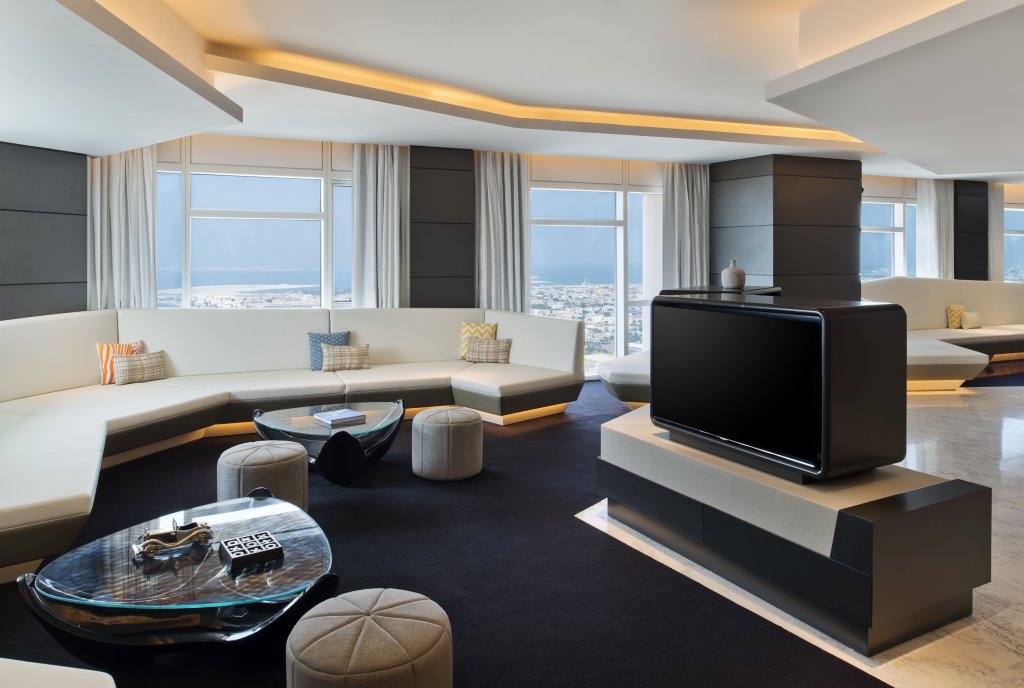 Дубай: Отель V Hotel Dubai Curio Collection by Hilton