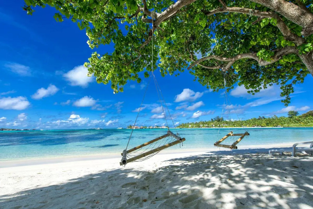 Гураиду (Атолл Каафу): Ithaa Beach Maldives 
