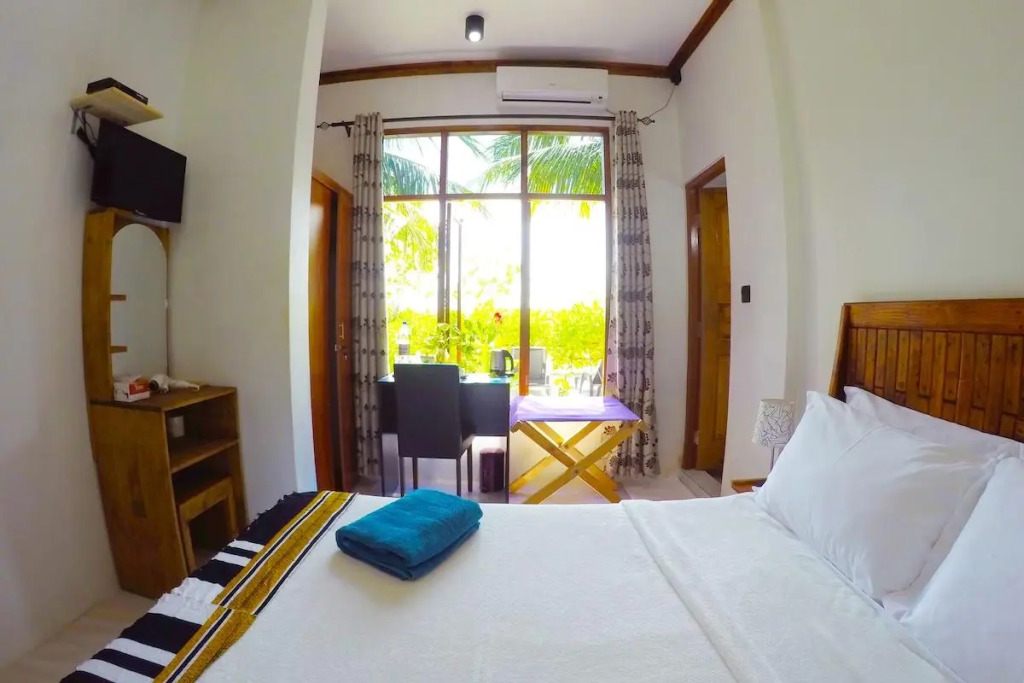 Гураиду (Атолл Каафу): Ithaa Beach Maldives 