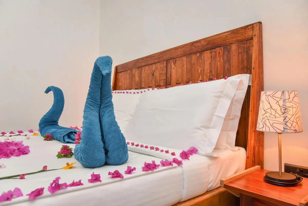 Гураиду (Атолл Каафу): Ithaa Beach Maldives 