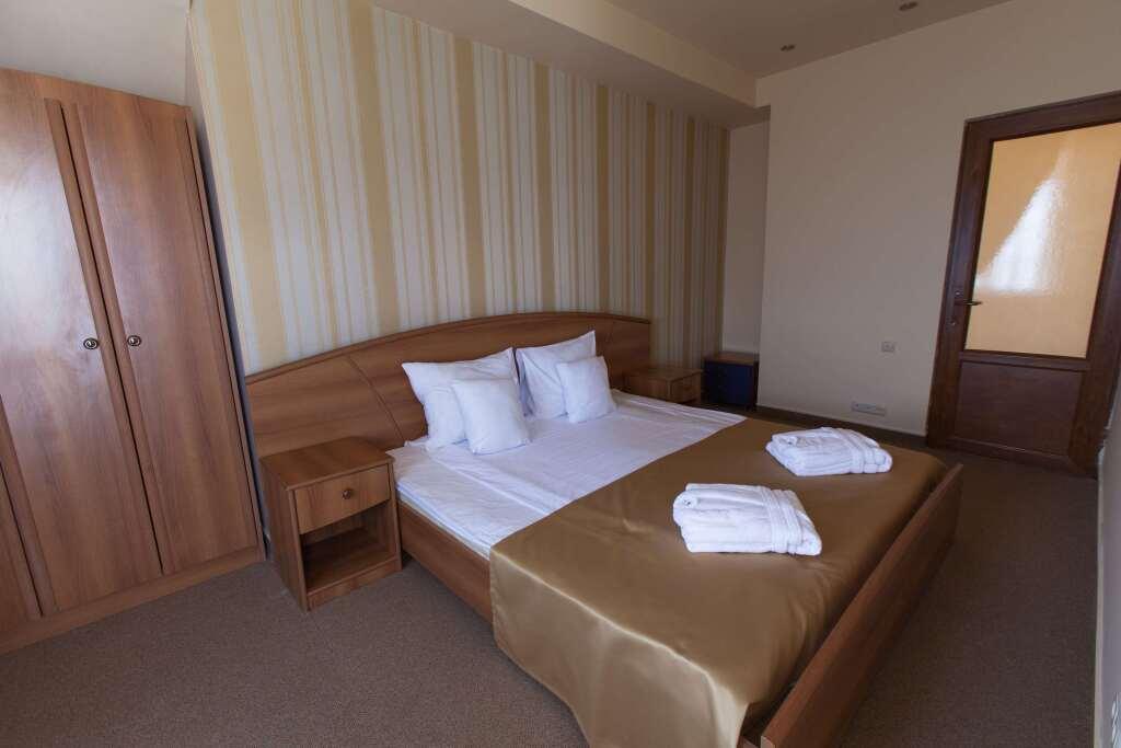 Севан: Отель Best Western Bohemian Resort