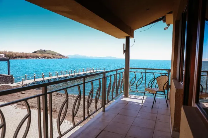Севан: Отель Best Western Bohemian Resort