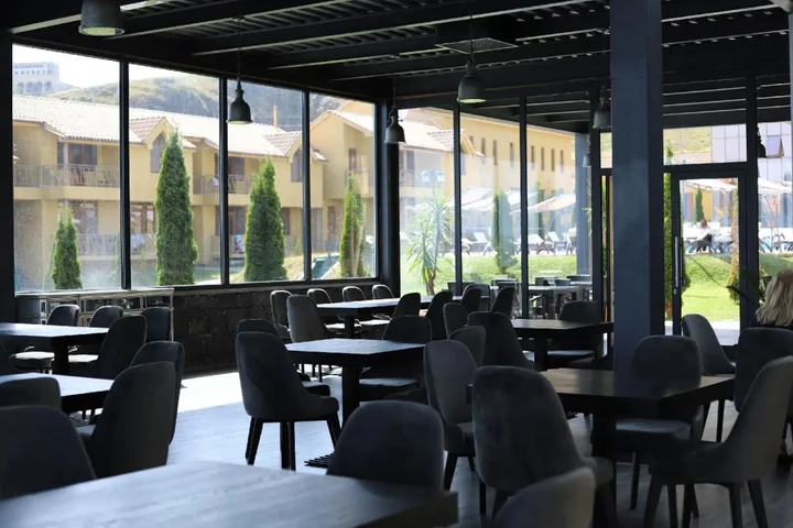 Севан: Отель Best Western Bohemian Resort