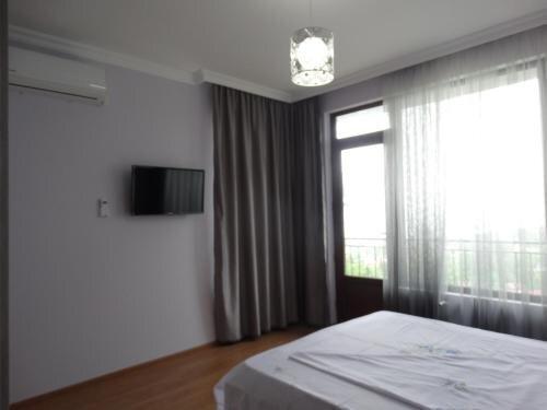 Батуми: Zura's Guest House