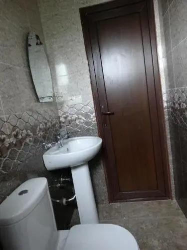Батуми: Zura's Guest House