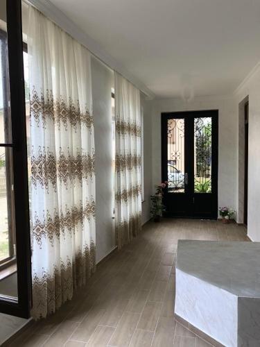 Батуми: Zura's Guest House