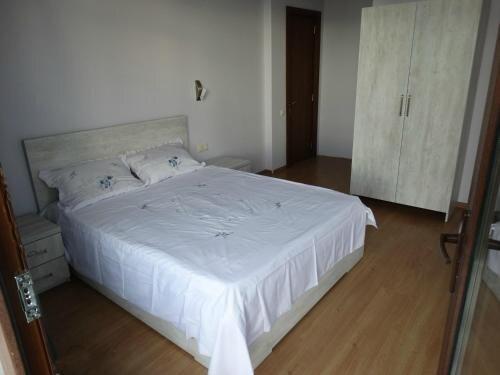 Батуми: Zura's Guest House