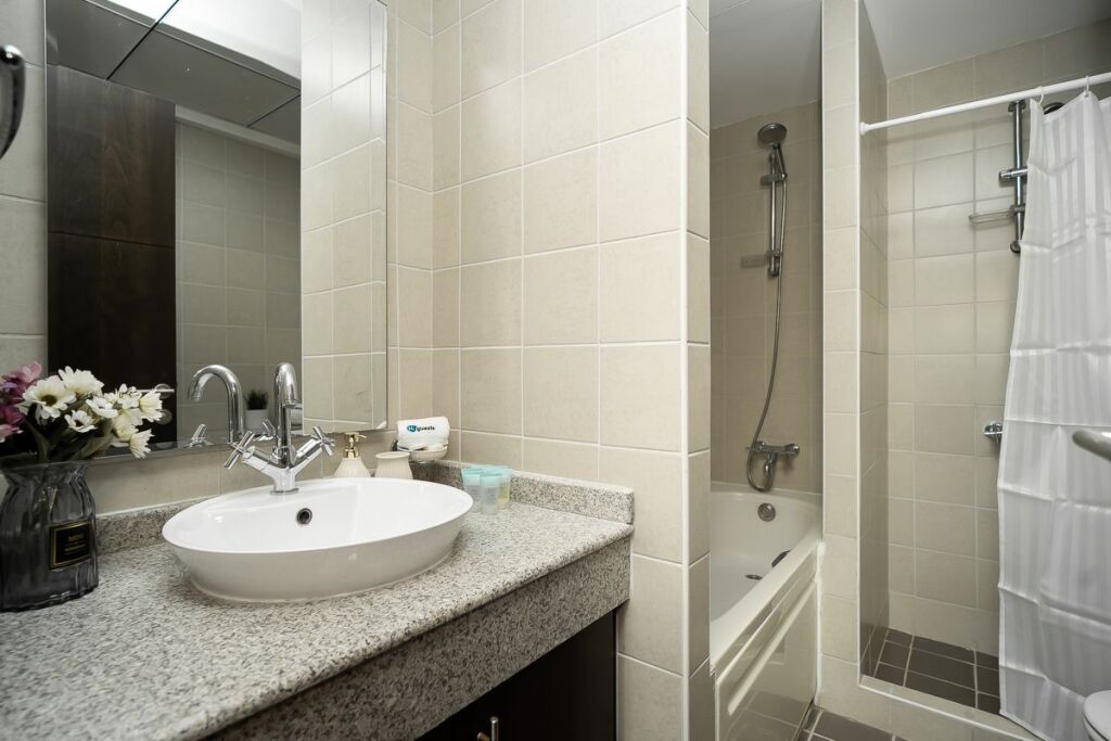 Дубай: Fantastic 2BR on High floor and excellent views