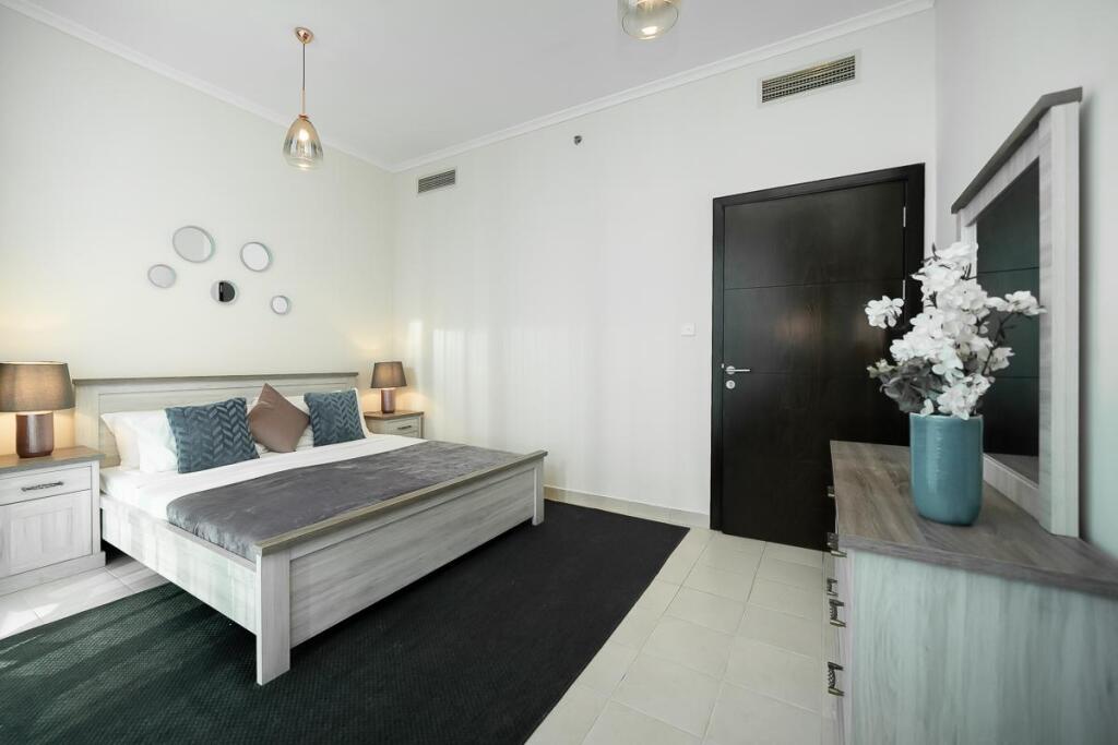 Дубай: Fantastic 2BR on High floor and excellent views