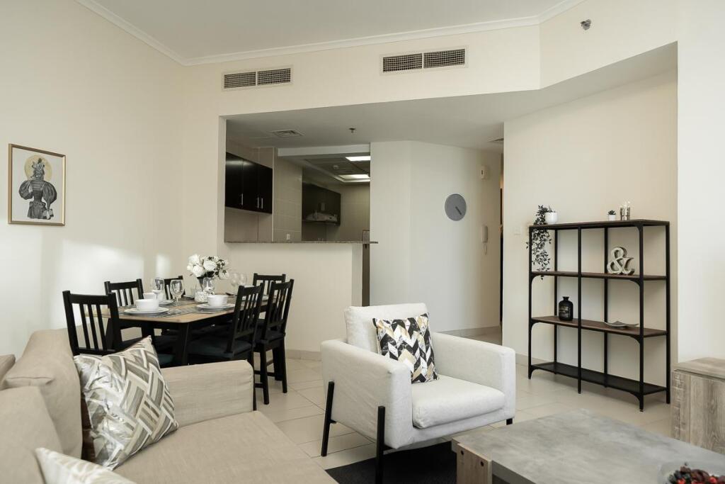 Дубай: Fantastic 2BR on High floor and excellent views