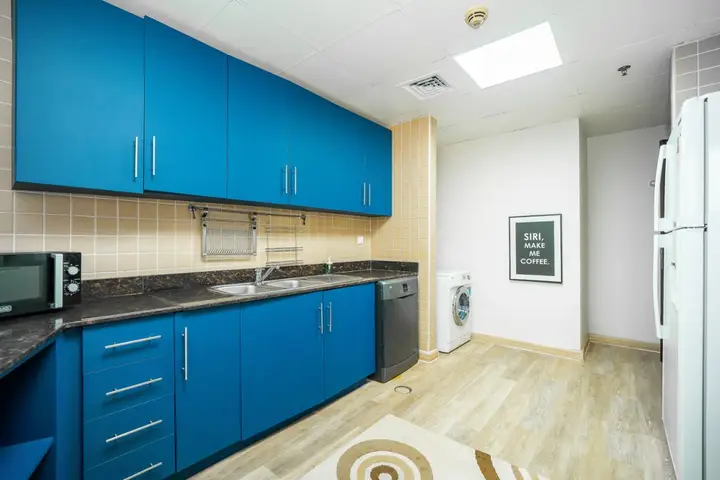 Beautiful apt. with city views in Lakeshore Tower — фото 1