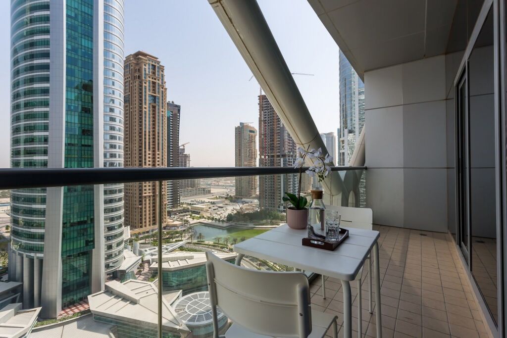 Дубай: Bright Studio 5' to Jumeirah Beach&Marina Mall
