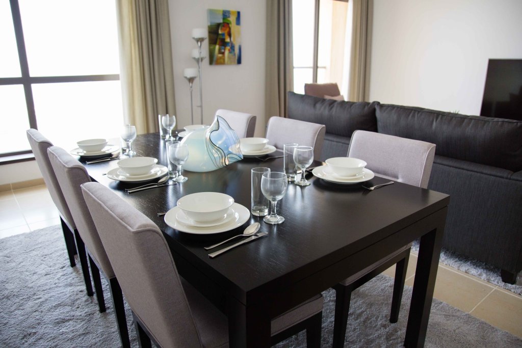 Дубай: Beach Apartment with Amazing Sea Views