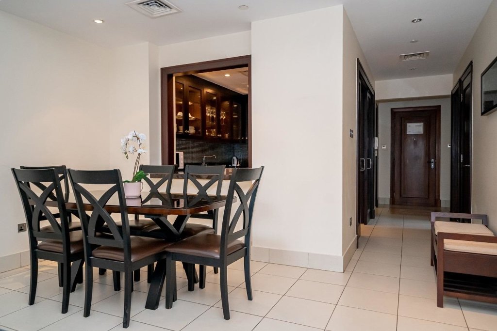 Дубай: Amazing 2 Bedroom Apartment in Old Town