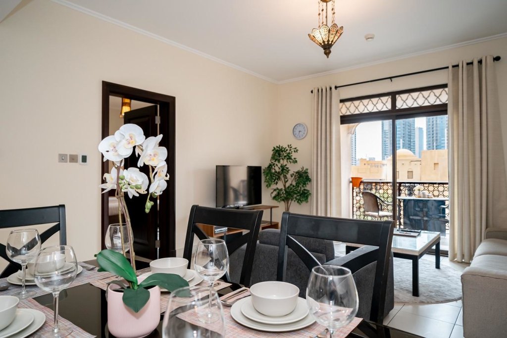 Дубай: Amazing 2 Bedroom Apartment in Old Town