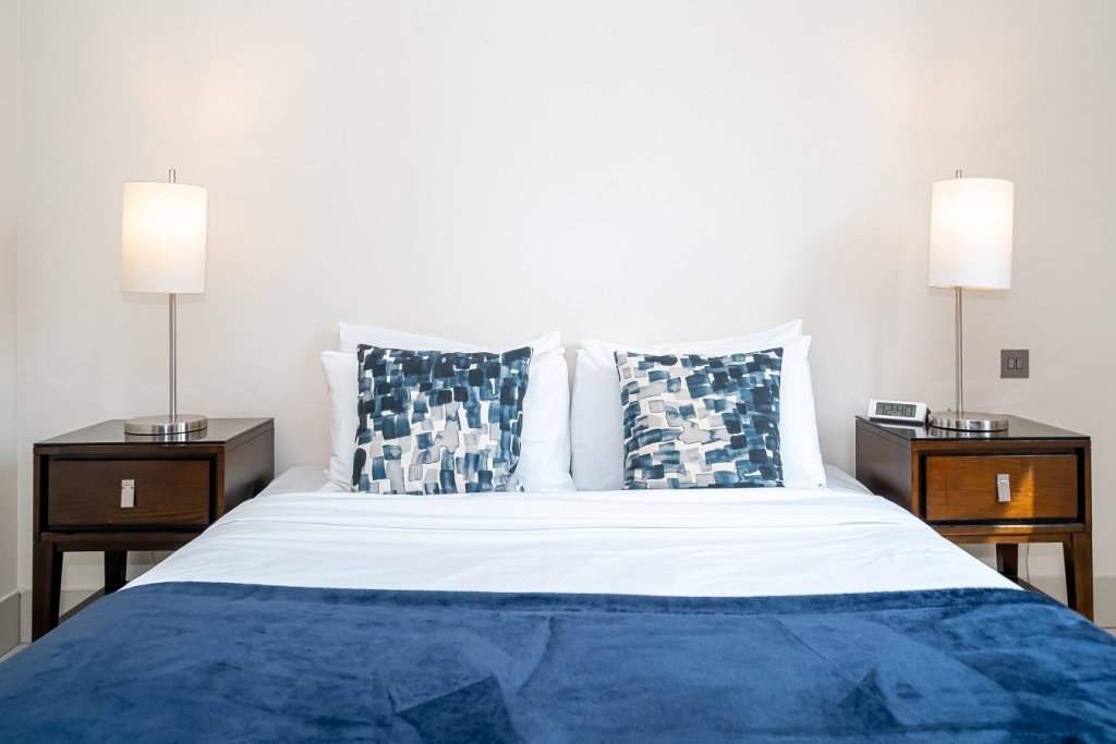 Дубай: Amazing 2 Bedroom Apartment in Old Town