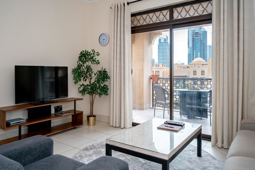 Дубай: Amazing 2 Bedroom Apartment in Old Town
