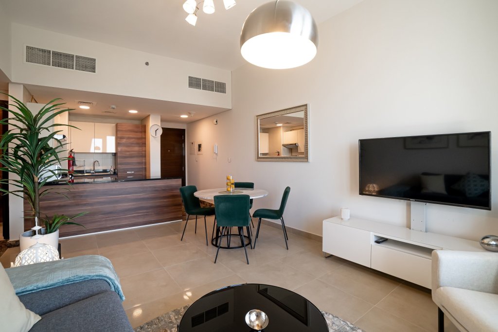 Дубай: Amazing 1BR apartment with waterfront views!