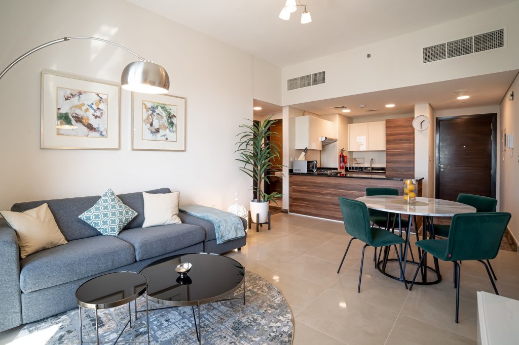 Дубай: Amazing 1BR apartment with waterfront views!