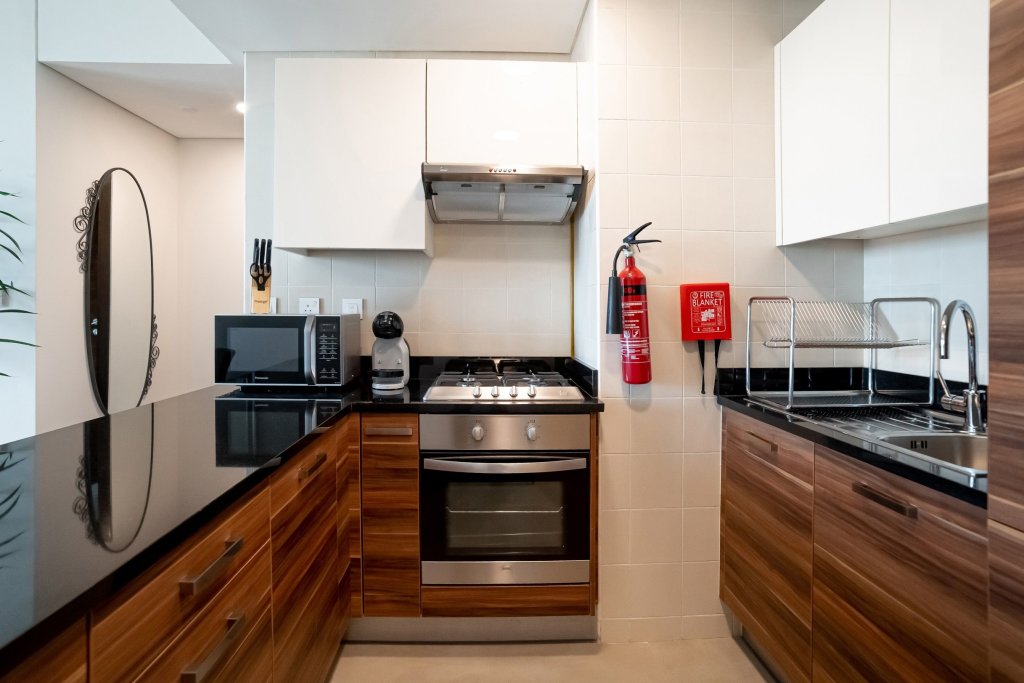 Дубай: Amazing 1BR apartment with waterfront views!