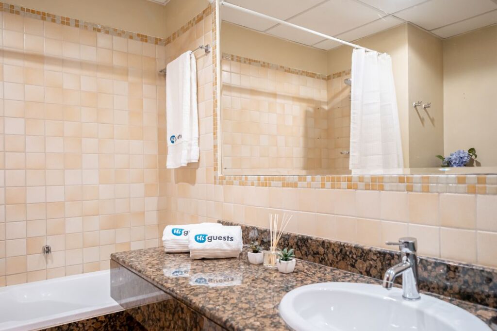 Дубай: Deluxe apt. with skyviews in Sadaf close to JBR!
