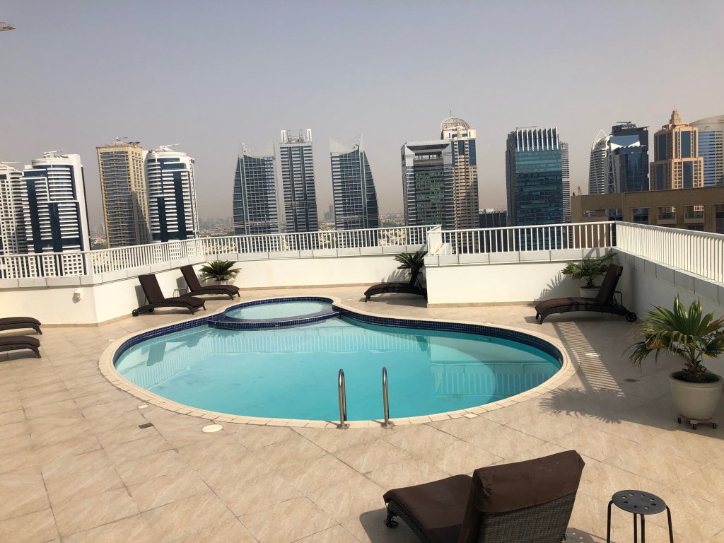 Дубай: Water views from deluxe apartment in Dubai Marina