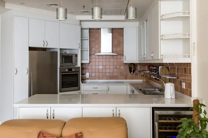 Дубай: Water views from deluxe apartment in Dubai Marina