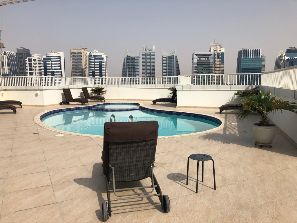 Дубай: Water views from deluxe apartment in Dubai Marina