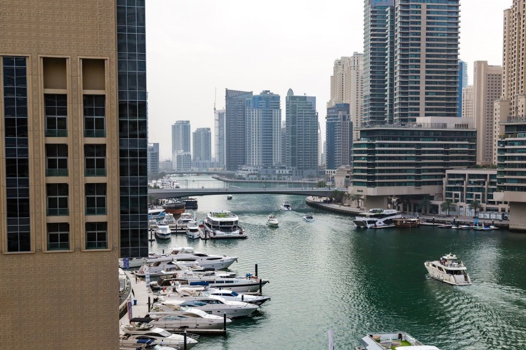 Дубай: Water views from deluxe apartment in Dubai Marina