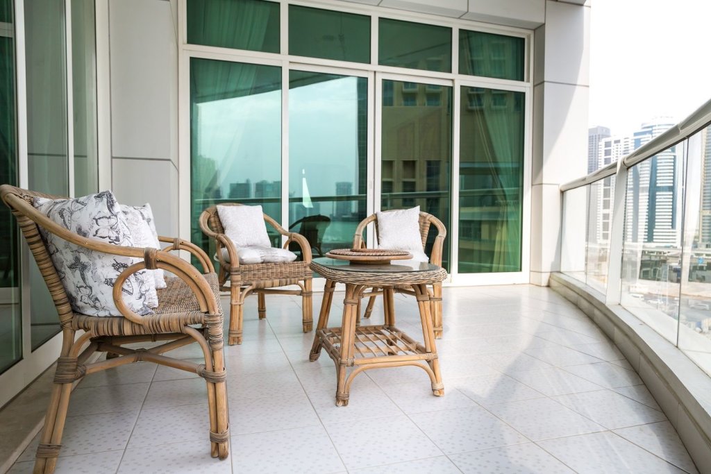 Дубай: Water views from deluxe apartment in Dubai Marina