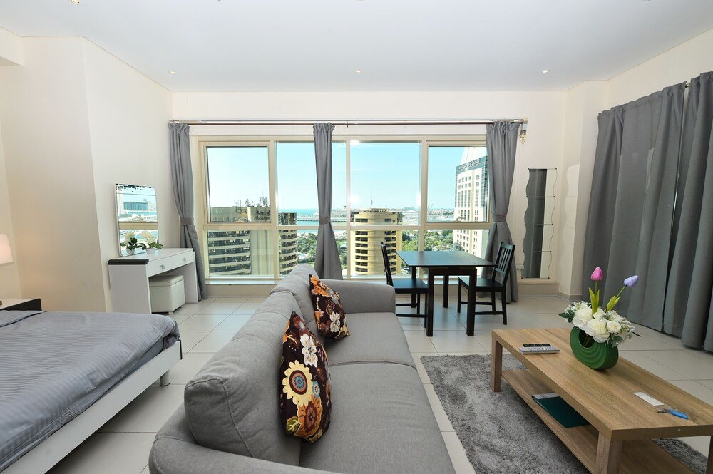 Дубай: Signature Holiday Homes- Zumurud Tower Studio Apartment, Dubai Marina