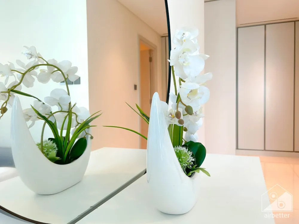 Дубай: Luxurious Beach front Apt with balcony Dubai Marina