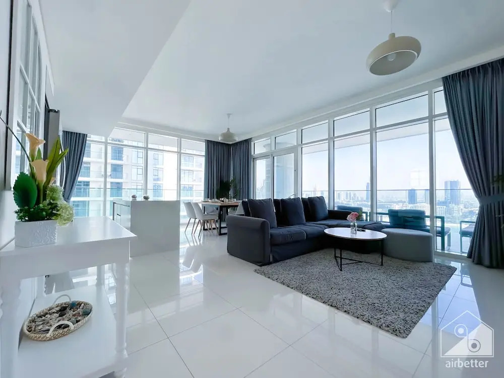 Дубай: Luxurious Beach front Apt with balcony Dubai Marina