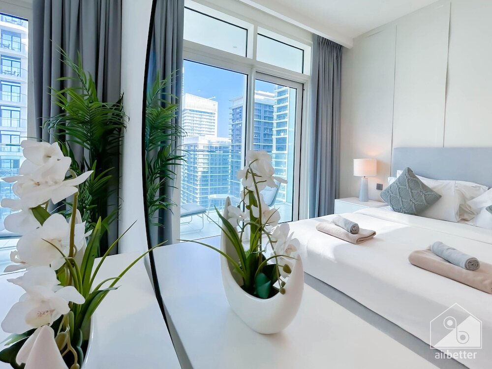 Дубай: Luxurious Beach front Apt with balcony Dubai Marina