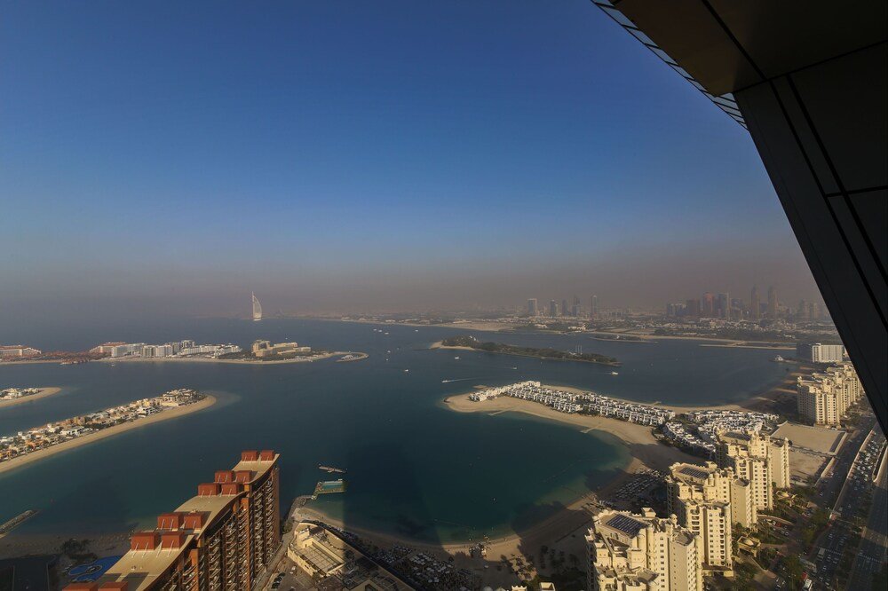 Дубай: Luxury Apartment With Spectacular View of the Palm