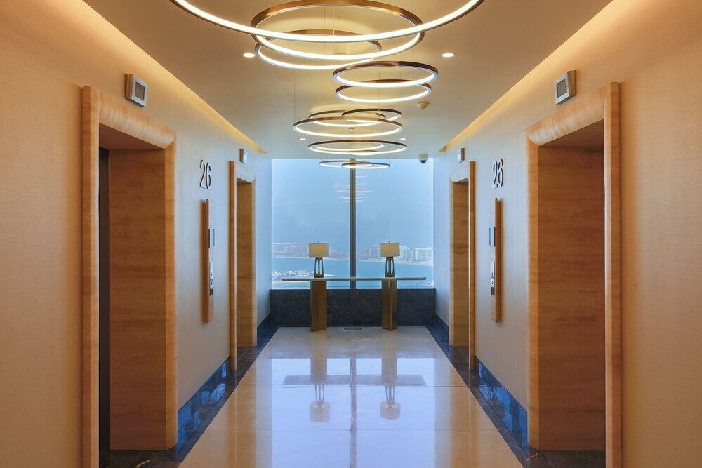 Дубай: Luxury Apartment With Spectacular View of the Palm
