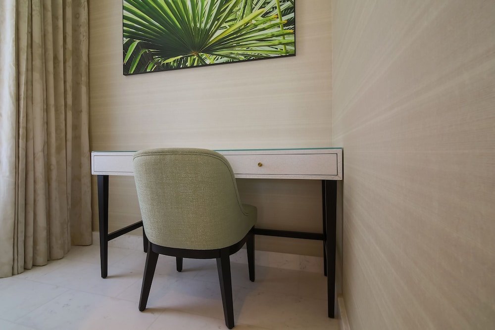 Дубай: Luxury Apartment With Spectacular View of the Palm