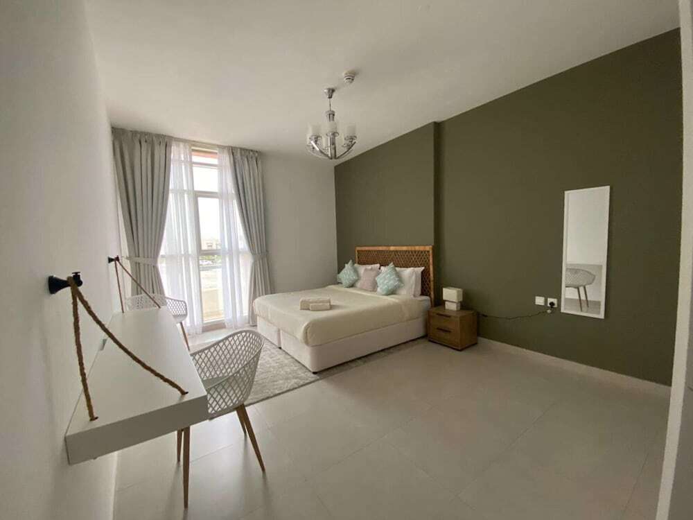 Дубай: Refined Classy 3 Bedroom Apartment in Jumeirah
